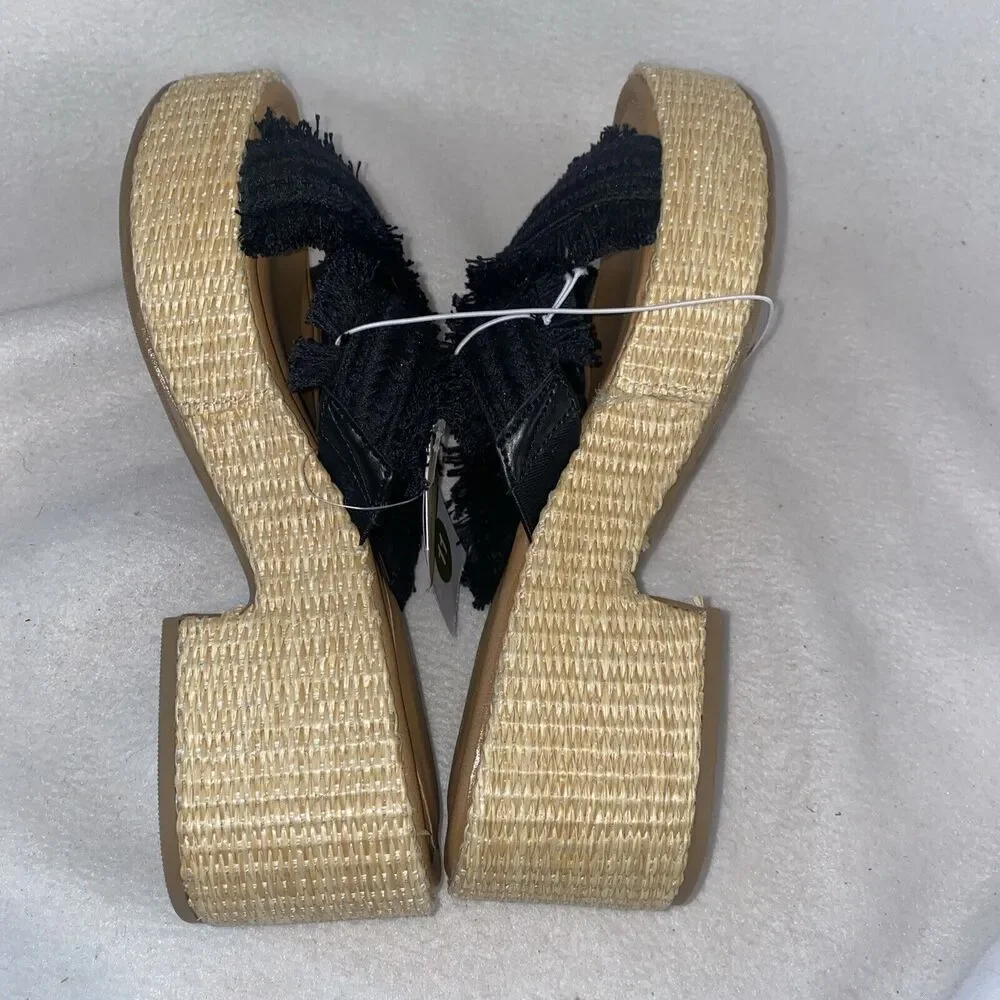 Universal Thread brand new
